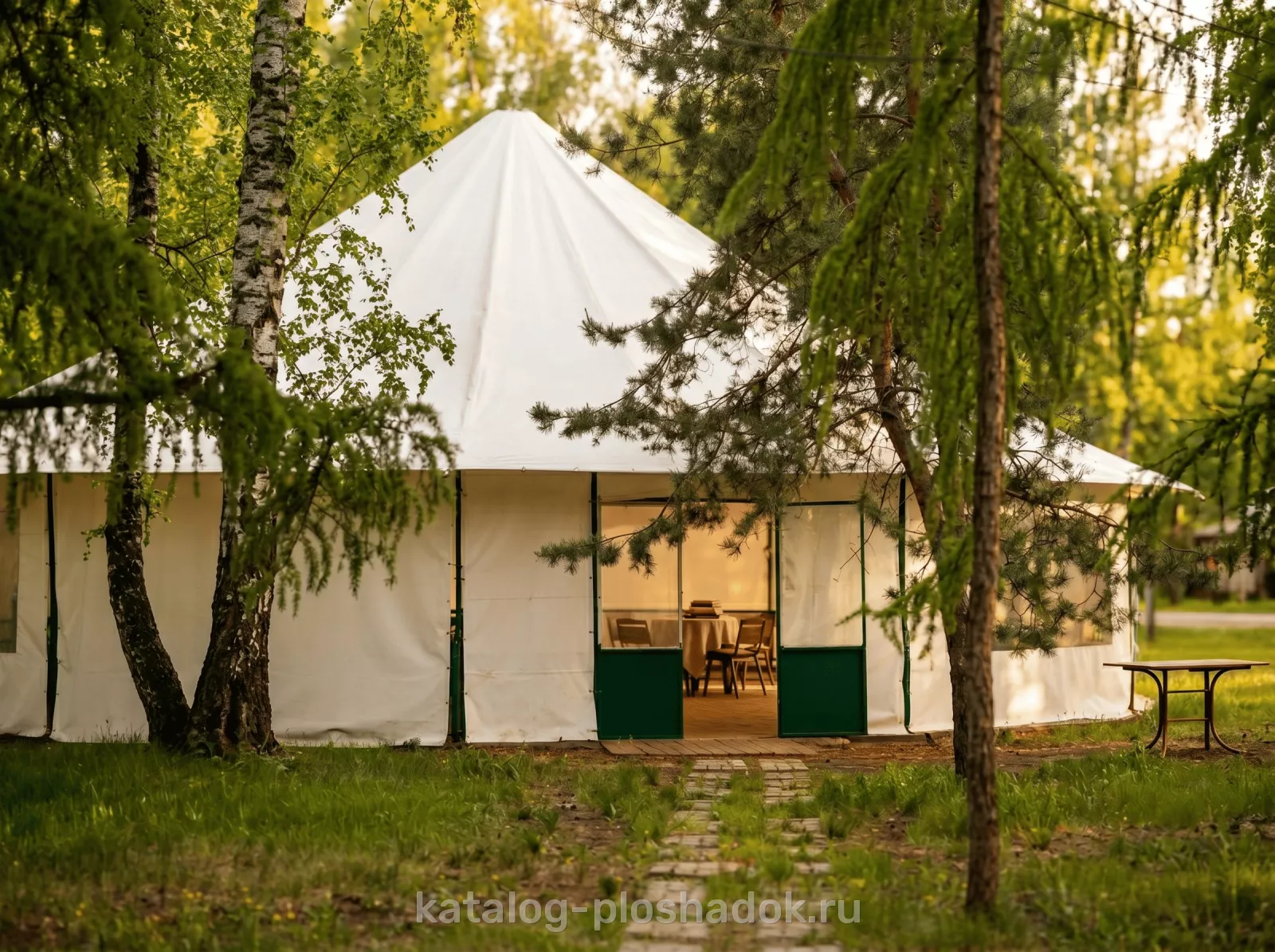 Парк «На Королева» — купольный шатёр, летняя площадка, Омск