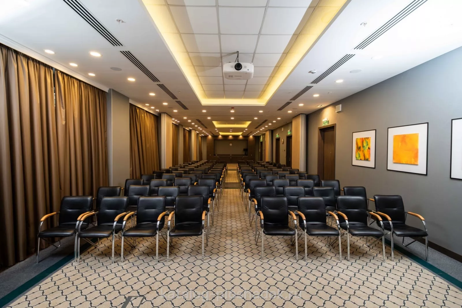 DoubleTree by Hilton — Golden Hall, конференц-зал, Тюмень