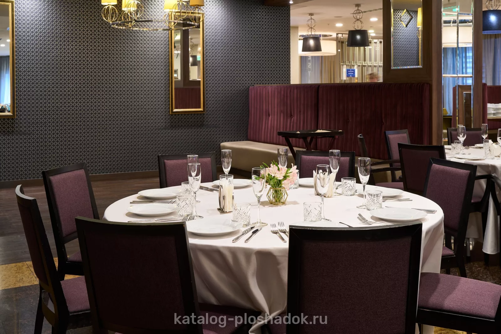DoubleTree by Hilton — ресторан Emerald, банкетный зал, Тюмень