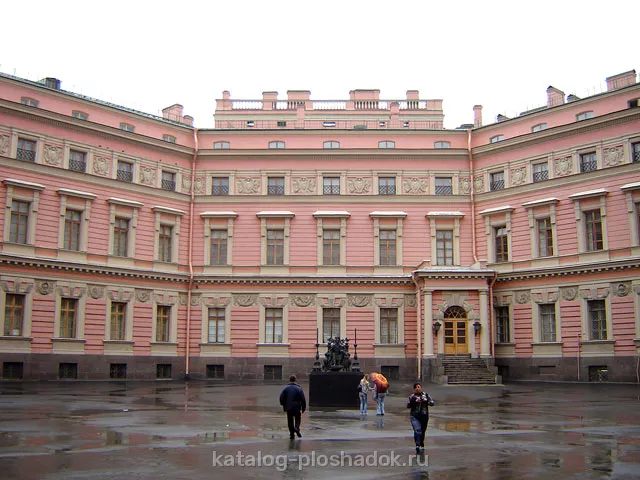 Инженерный замок — Двор, историческая площадка, Санкт-Петербург