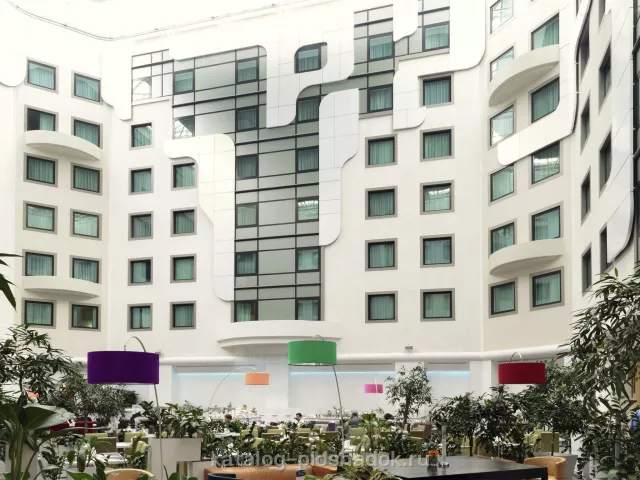 Новотель Аэропорт Шереметьево — Ресторан Cote Jardin, зал в отеле, Москва — фото 7