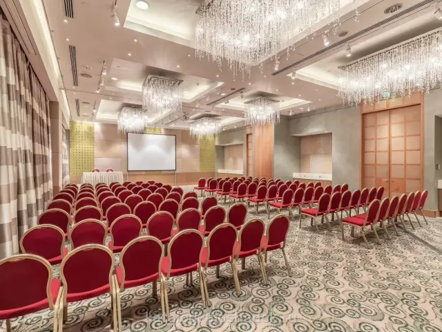 Swissôtel Красные Холмы Москва — Зал «Цюрих», зал в отеле, Москва — фото 3