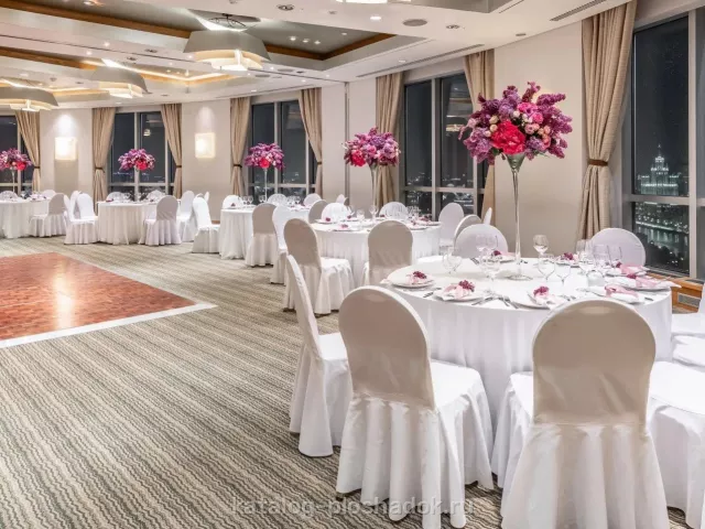 Swissôtel Красные Холмы Москва — Зал «Давос», зал в отеле, Москва — фото 2