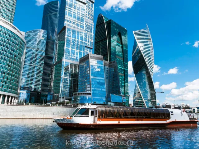 RED BOAT — Теплоход Светоч, Москва