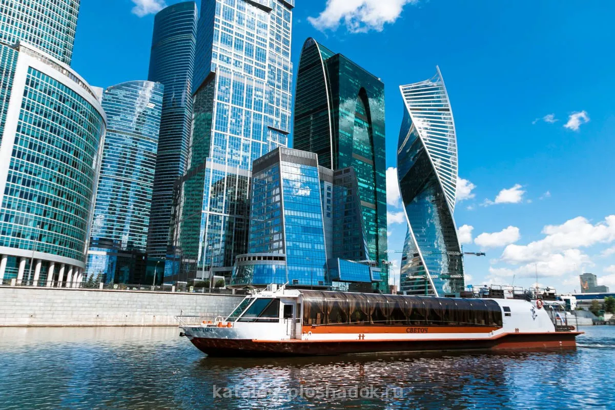 RED BOAT — Теплоход Светоч, Москва