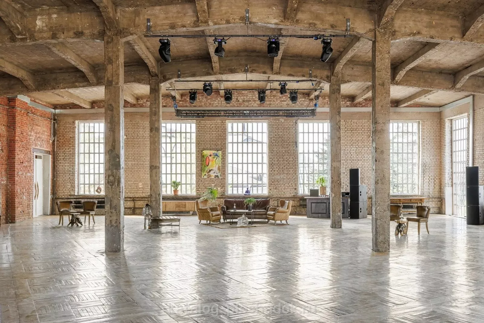 LOFT HALL #1 — Château, лофт, Москва